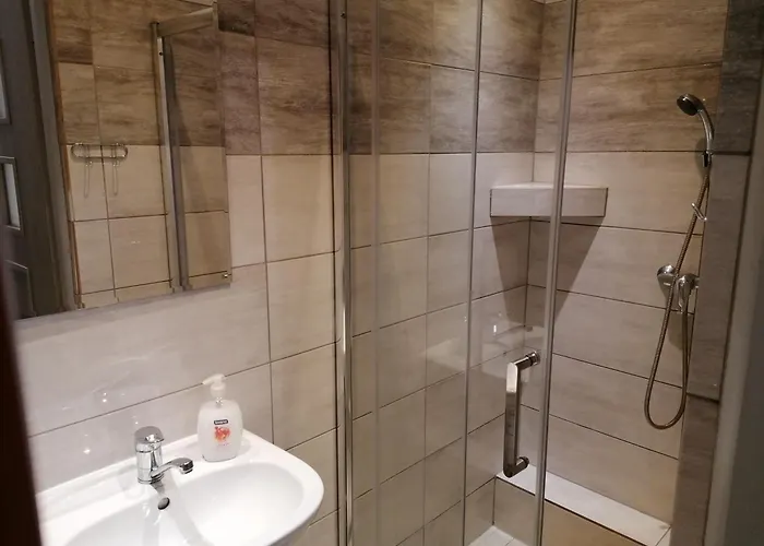 Na Stromej 招待所 3*